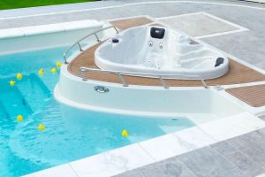 yacht pool 