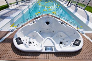 yacht pool 