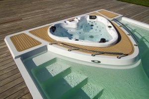 yacht pool 