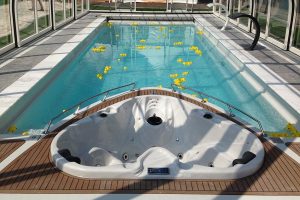 yacht pool 