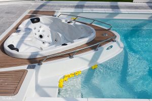 yacht pool 