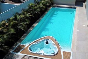 yacht pool 